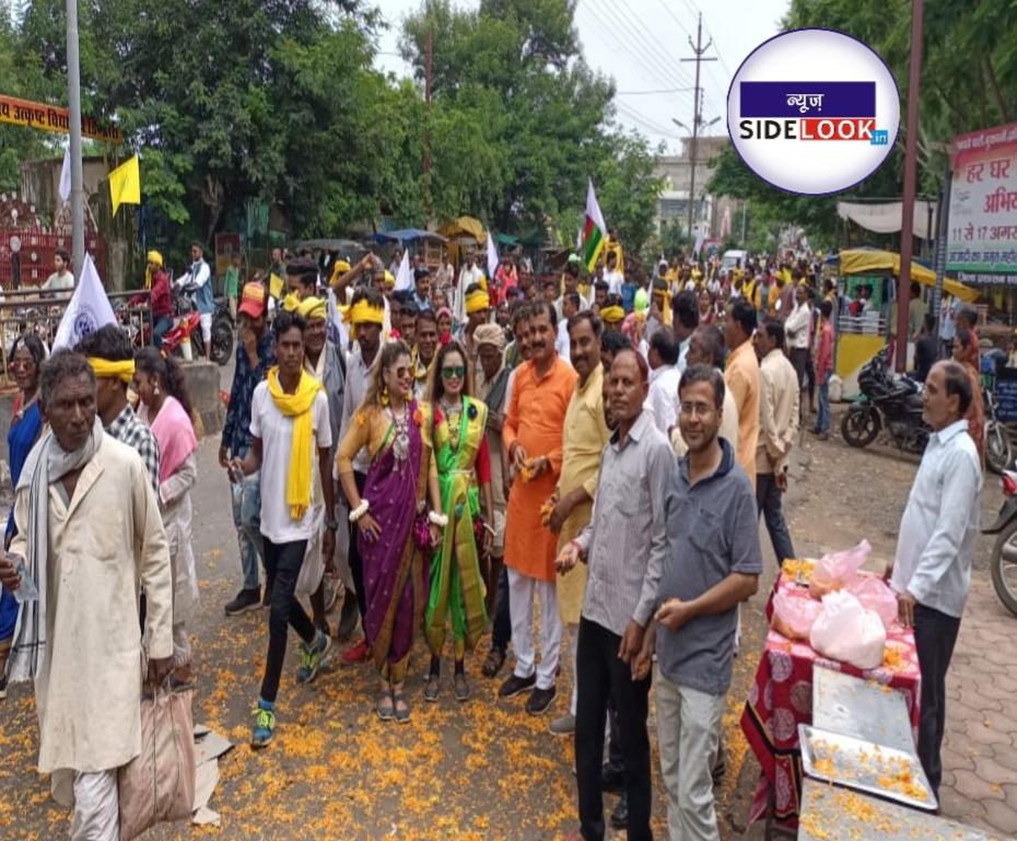 डिंडौरी:-विश्व आदिवासी दिवस पर भाजपा ने पुष्प वर्षा कर रैली का किया स्वागत……
