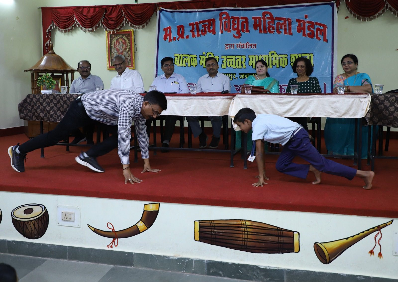 स्कूली छात्रों को स्वास्थ्य के प्रति जागरूक करने मध्यप्रदेश विद्युत मंडल बालक मंदिर स्कूल में आयोजित हुआ स्वास्थ्य शिविर